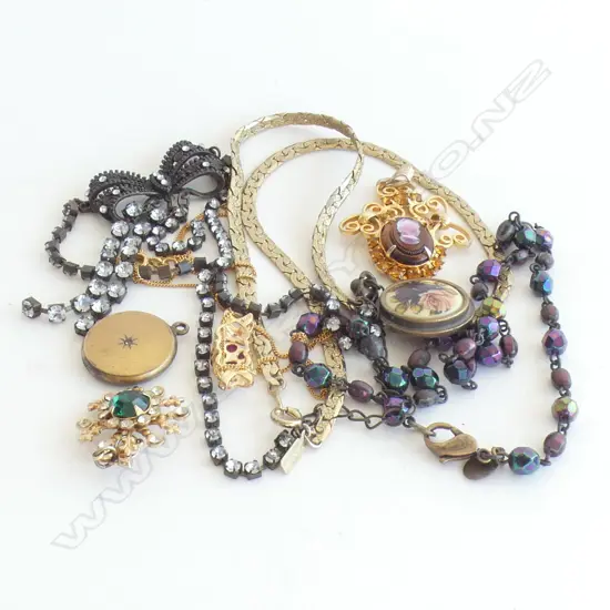 BAG ASST PENDANTS, SOME WITH CHAINS / BEADS - SOME GOLD PLATED
