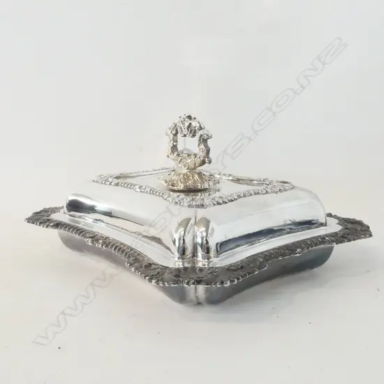 QUALITY LG SILVER PLATE LIDDED SERVING DISH, W. 320mm