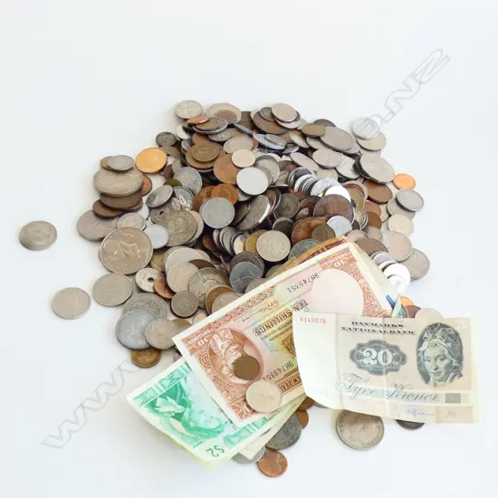 BAG ASST. WORLD NOTES & COINS