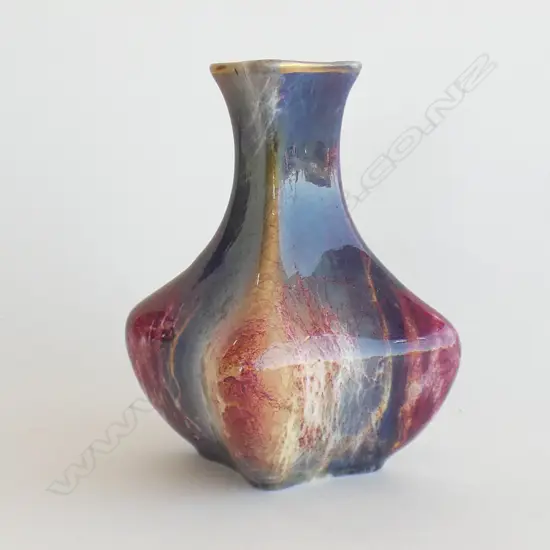 WILKINSONS ORIFLAMME SQUARED VASE MOTTLED & VEINED GLAZE H.110mm.