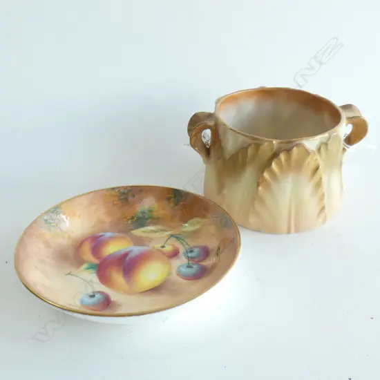 2 PCES ROYAL WORCESTER, 1 SIGNED ROBERTS