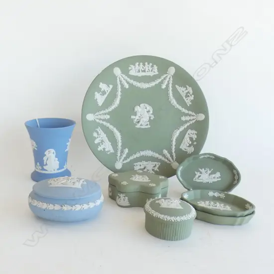 8 PCES WEDGWOOD GREEN & BLUE JASPERWARE AF TO SOME ITEMS