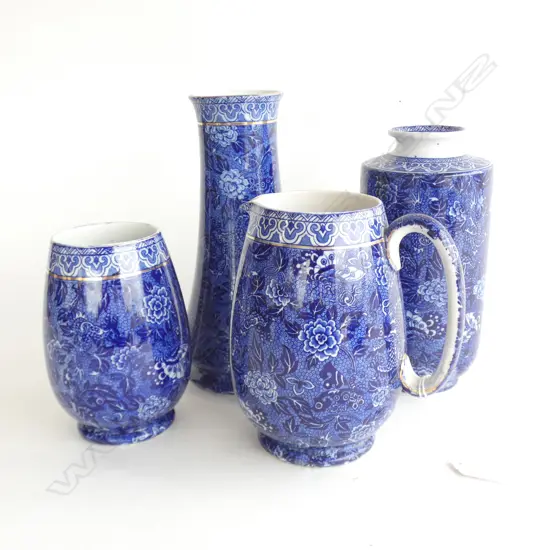 4 PCES SHELLEY BLUE DRAGON; JUG & 3 VASES H.215mm