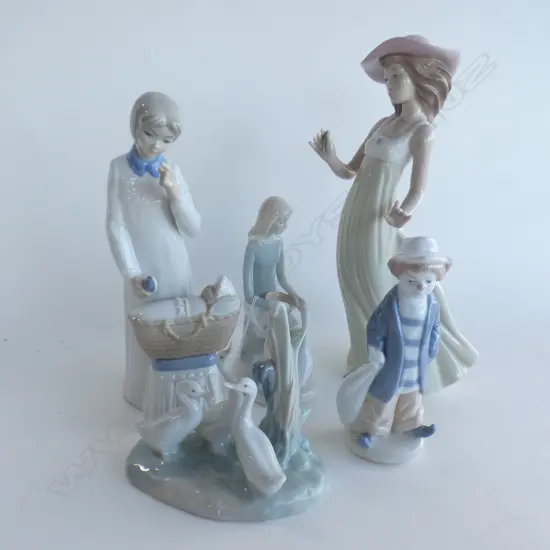 5 FIGURINES; 2 NAO (FLOWER MISSING) + 3 OTHER LLADRO STYLE