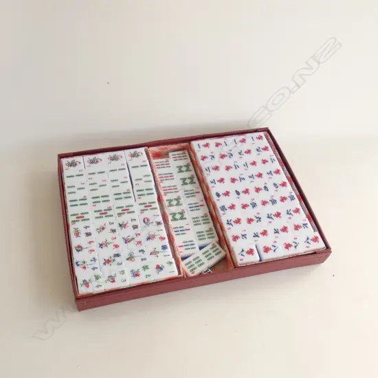 VINTAGE MAH JONG SET, CASED