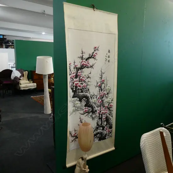 ORIENTAL BLOSSOM SCROLL