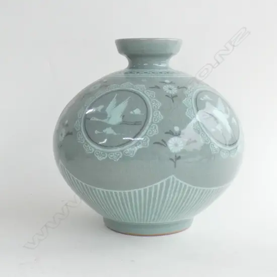 SA JOON LIM CELADON VASE - SIGNATURE TO BASE - H265MM