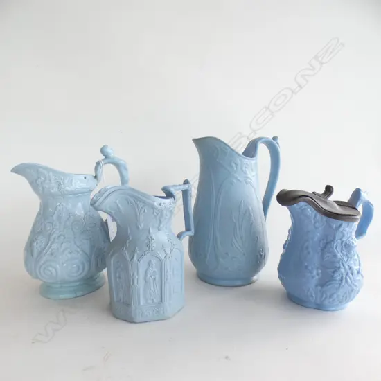 4 ANTIQUE BLUE DRABWARE JUGS H.175mm (2 w. OLD REPAIRS)