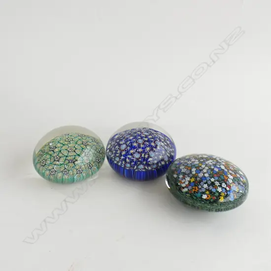 3 GLASS MILLEFIORI PAPERWEIGHTS - (1 BY PETER RAOS (NZ) & 2 WITH ORIGINAL MURANO STICKERS DIA 80MM
