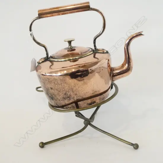 VICTORIAN COPPER KETTLE AND BRASS TRIVET
