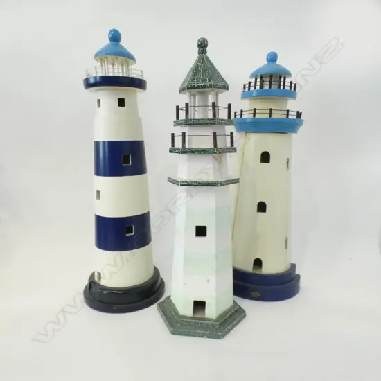 3 ORNAMENTAL LIGHTHOUSES H 560 MM