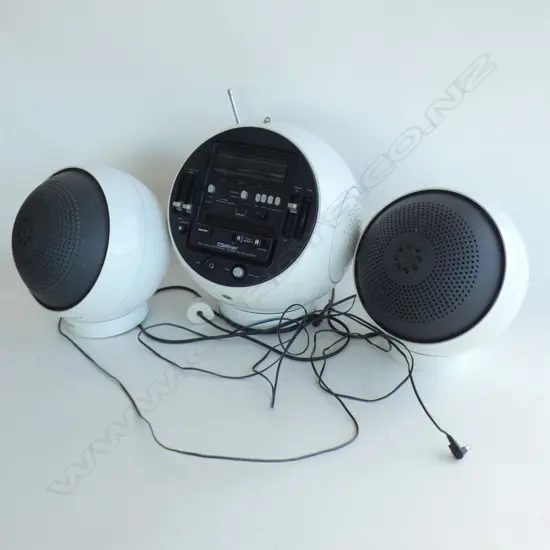WHITE 1970S 3 PIECE WELTRON RETRO RADIO CASSETTE PLAYER