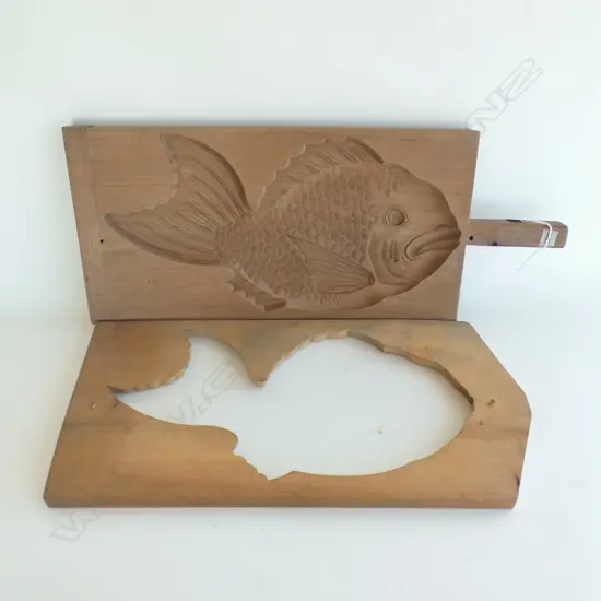 OLD CARVED WOODEN FISH FORM FOOD MOLD 2 SECTION L.590mm