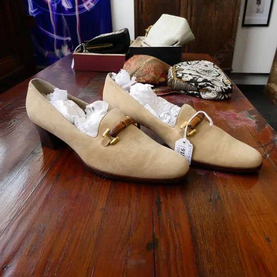 VINTAGE GUCCI SUEDE AND BAMBOO WOMEN'S SHOES 1970s SIZE 36C