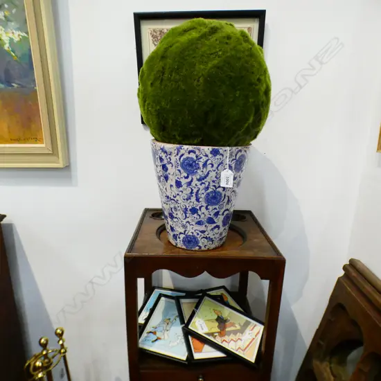 BLUE AND WHITE PLANTER WITH FAUX MOSS BALL + 6 TIN TIN PRINTS