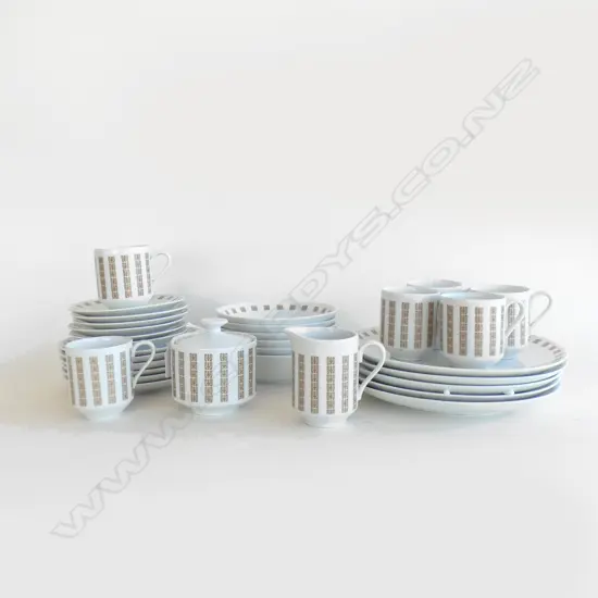 31 PCE MIKASA 'ACCENT' PART DINNER SERVICE