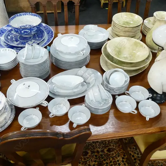 LARGE NORITAKE 'DAMASK' PART DINNER SERVICE