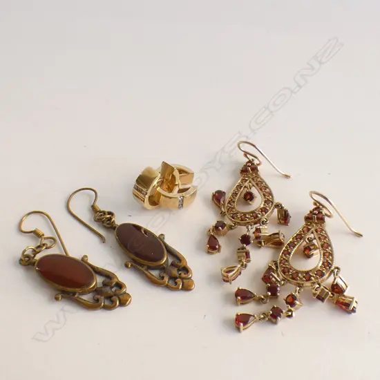 3 PR EARRINGS; 375 GOLD & RED STONE DROP & 2 OTHER GOLD TONE