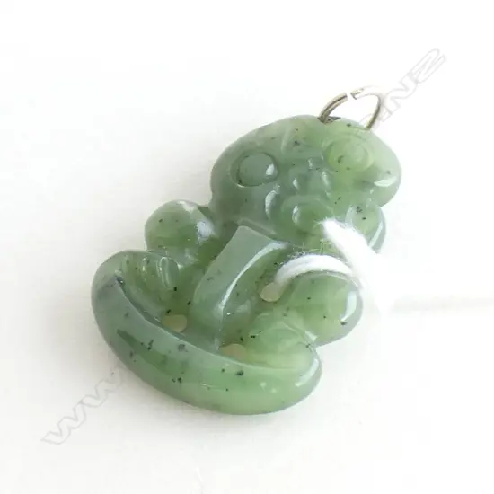 (17846) POUNAMU HEI TIKI 