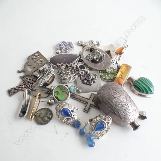 ASST. STG PENDANTS ETC 130 GRAMS