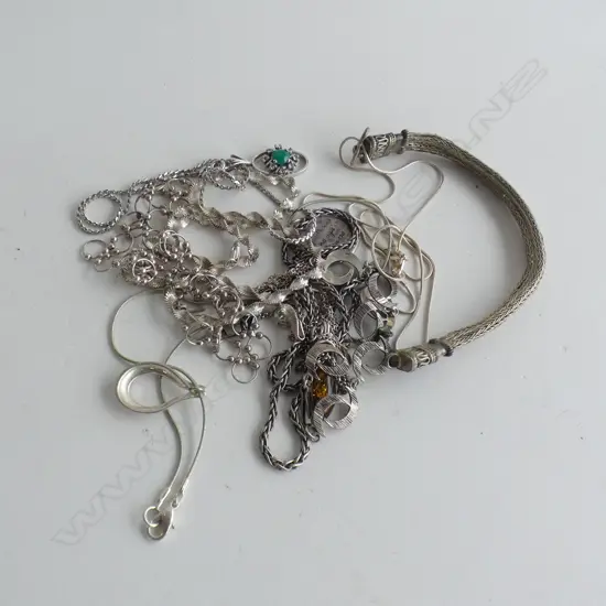10 925 SILVER NECKLACES & BRACELETS (1 METAL?) 96 GRAMS