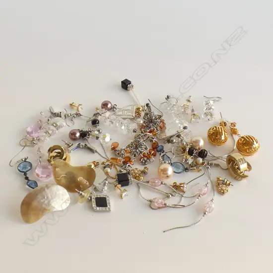 BAG COSTUME JEWELLERY EARRINGS; MOSTLY PAIRS BUT SOME SINGLES