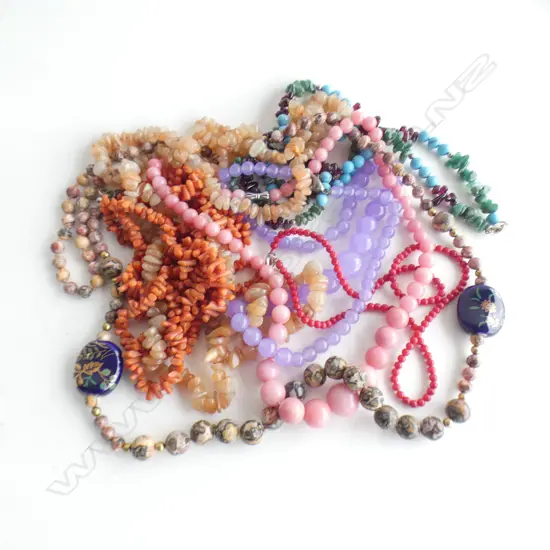 7 ASST. POLISHED STONE / AGATE / CORAL NECKLACES + 1 MATCHING BRACELET