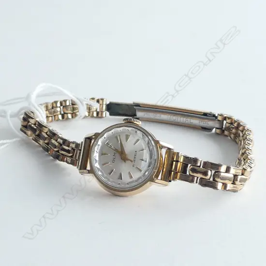 SWISS OLMA LADIES WRISTWATCH. MECHANICAL RUNNING. G/PLATE