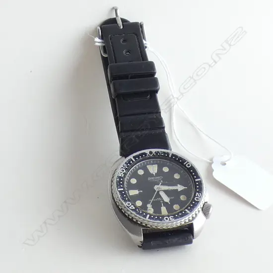(20216) VINTAGE SEIKO DIVERS WATCH 150M