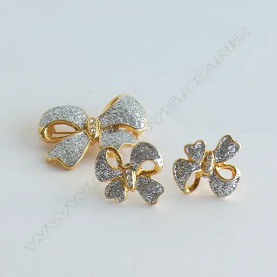 BROOCH & EARRING COSTUME JEWELLERY SET - GOLD & SILVER BOWS