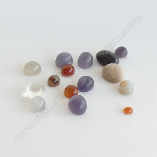 BAG OF VARIOUS SIZE CABOCHON CUT GEM STONES