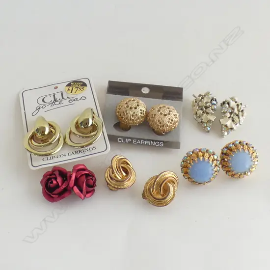 BAG ASST VINTAGE EARRINGS
