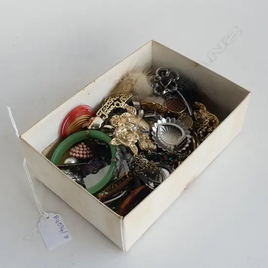 ASST. COSTUME BROOCHES ETC