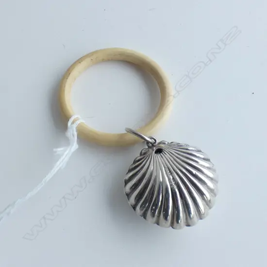 SILVER BABY RATTLE SCALLOP SHELL WITH IVORINE RING