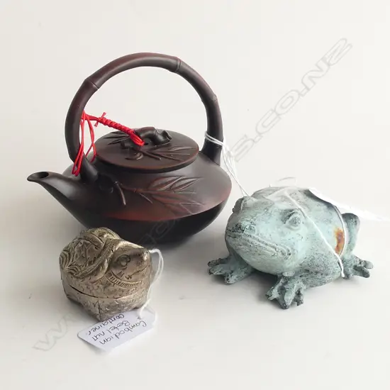 BRONZE FROG L.85mm + YIXING WARE TEAPOT + CAMBODIAN BETEL NUT CONTAINER