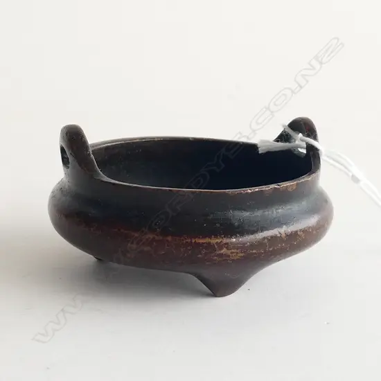 SMALL BRONZE CHINESE BOWL 3 FEET