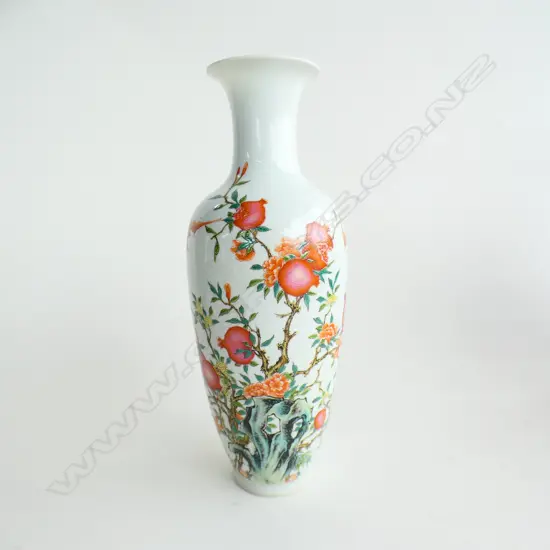 FINE QUALITY CHINESE SEMI-EGGSHELL VASE BEAUTIFULLY PAINTED POMEGRANITES AND BATS, OVER GLAZED BLUE QIANLONG MARK, AF
