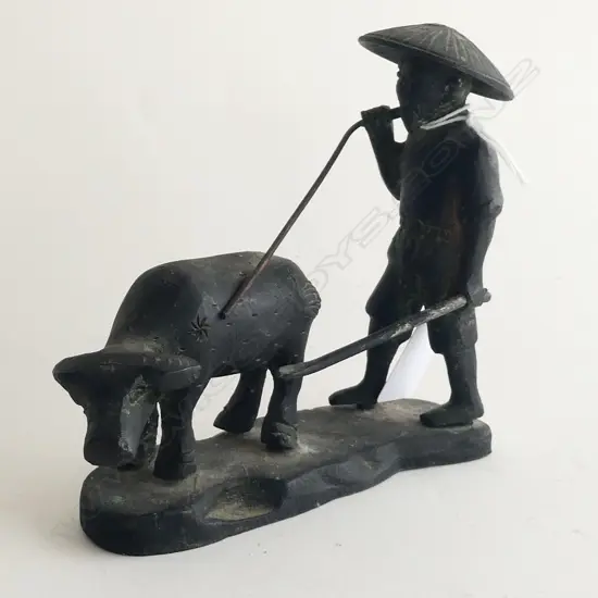 ORIENTAL BRONZE MAN w. OX W.140mm