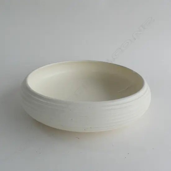 CROWN LYNN HAND POTTED BOWL RIBBED Dia.245mm. Inverted rim