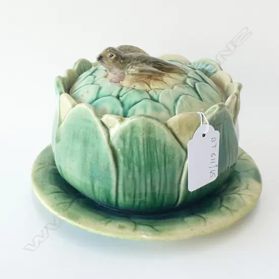 MAJOLICA LIDDED DISH; ARTICHOKE w. BIRD HANDLE 170mm dia