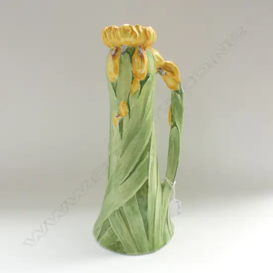 (17875) LGE ROYAL WINTON DAFFODIL EWER VASE (SMALL FRIT)  H.370mm