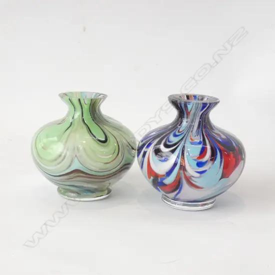 2 SMALL HEAVY BASE ART GLASS VASES H 90MM