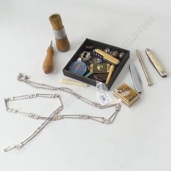 ASSORTED COLLECTABLES – BADGES/POCKET KNIVES/ETC