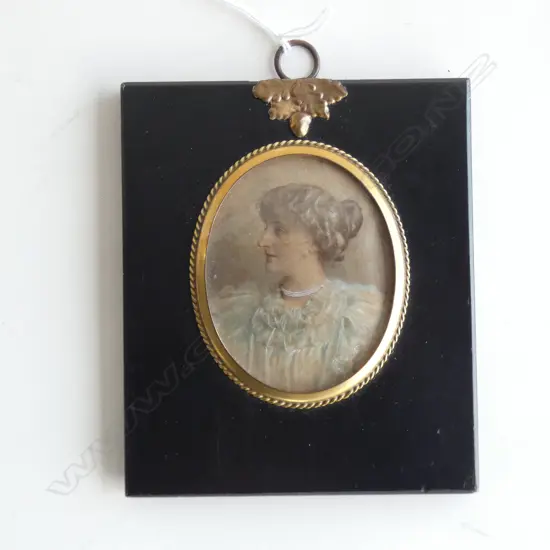 HAND PAINTED MINIATURE PORTRAIT