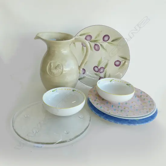 5 ASST LG PLATTERS INCL SWEDISH GLASS & NORITAKE + 2 MIKASA BOWLS  & LG WATER JUG WITH ROOSTER H300MM