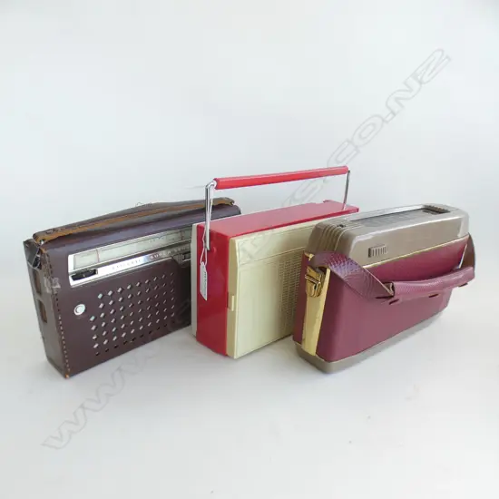 3 VINTAGE RADIOS; NATIONAL, GRUNDIG, SHARP