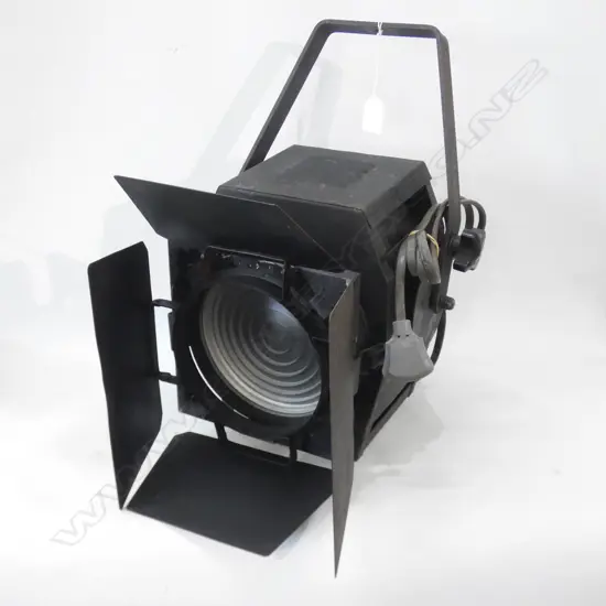 VINTAGE SPOTLIGHT-WORKING