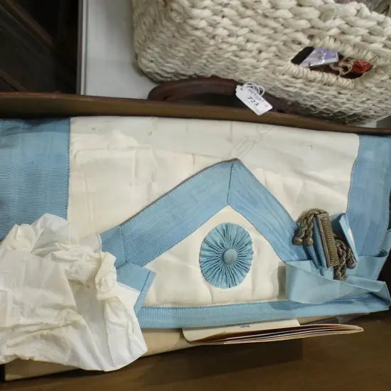 OLD SUITCASE w. MASONIC ACCESSORIES