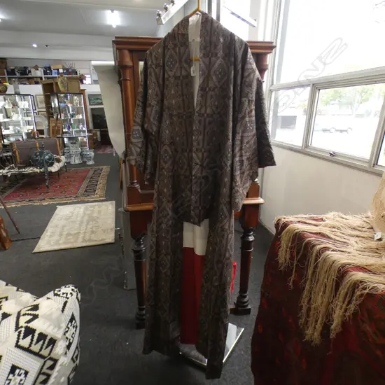 VINTAGE FULL LENGTH JAPANESE SILK KIMONO BROWN /BLUE PATTERN /CREAM LINING