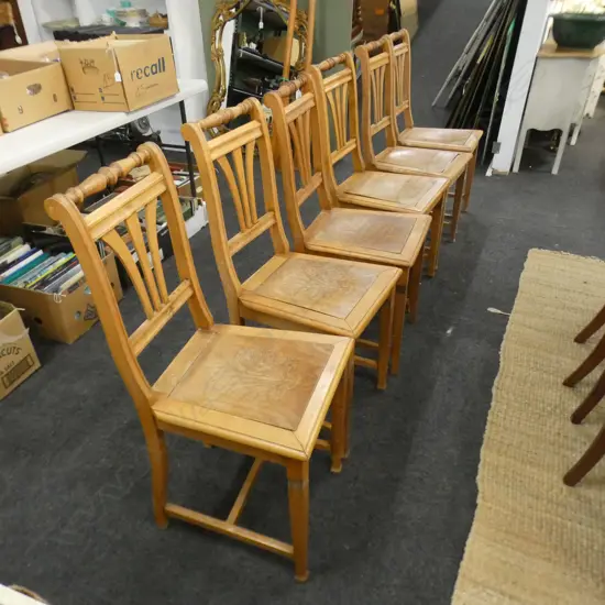 6 VINTAGE COUNTRY STYLE CHAIRS